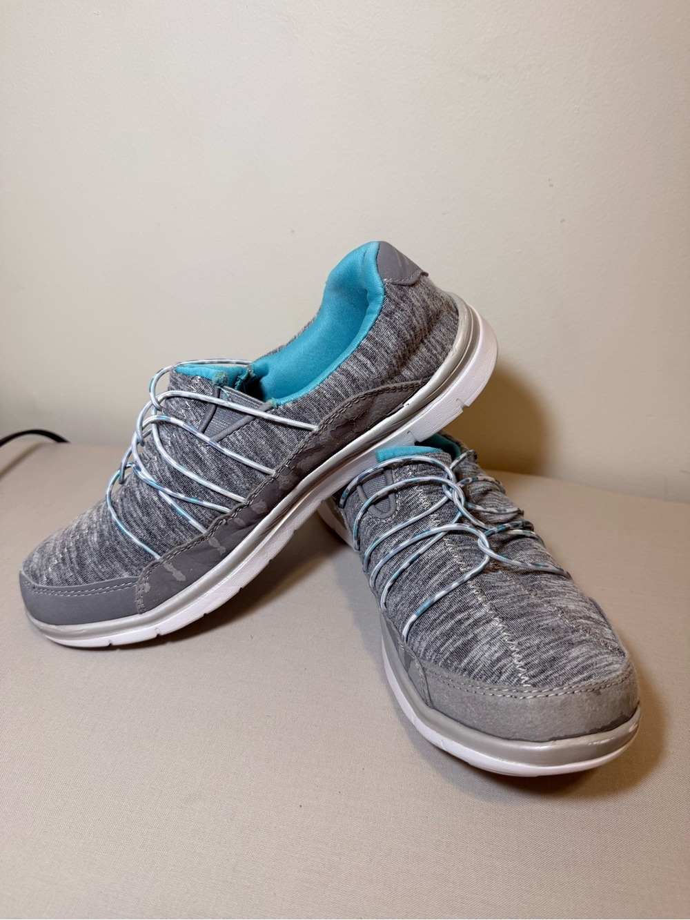 Danskin Women Gray/Blue/White Heathered Low Top Lace Up Athletic Sneakers,size 9